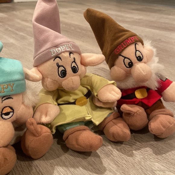 Vintage Disney Snow White Lot of 5 Dwarf Beanbag Plush - Picture 4 of 5